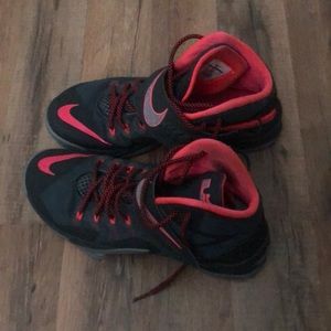 Lebrons basketball shoes